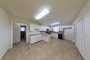 205 E 2nd St, Georgetown, TX 78626 - Photo 13