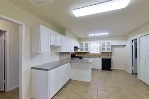 205 E 2nd St, Georgetown, TX 78626 - Photo 3