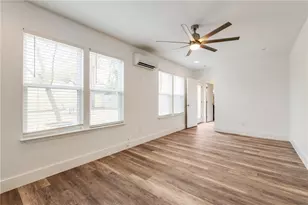 1021 E 45th St, Austin, TX 78751 - Photo 13