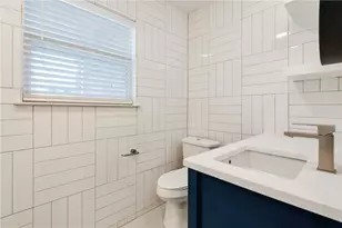 1021 E 45th St, Austin, TX 78751 - Photo 21