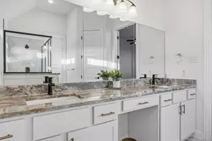 209 Rainier Dr, Kyle, TX 78640 - Photo 5