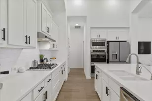 128 Lockhart Dr, Liberty Hill, TX 78642 - Photo 11