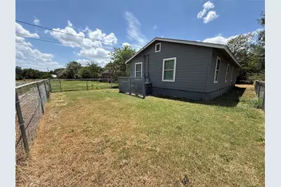 1009 Alex Street #A, Lockhart, TX 78644 - Photo 9