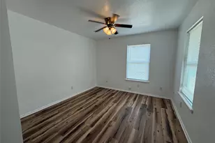 1009 Alex St, Lockhart, TX 78644 - Photo 5