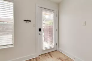 1101 Grove Blvd, Austin, TX 78741 - Photo 17