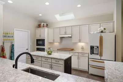 109 Lombardia Drive, Lakeway, TX 78734 - Photo 5