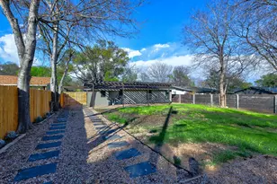 1513 Cloverleaf Dr, Austin, TX 78723 - Photo 5