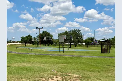 1712 17th Street, Hondo, TX 78861 - Photo 23