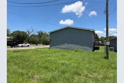 1712 17th Street, Hondo, TX 78861 - Photo 19