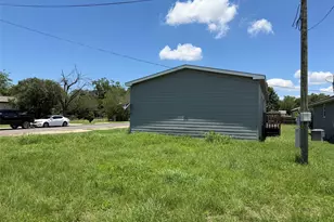 1712 17th St, Hondo, TX 78861 - Photo 19