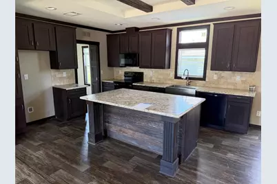 1712 17th Street, Hondo, TX 78861 - Photo 3