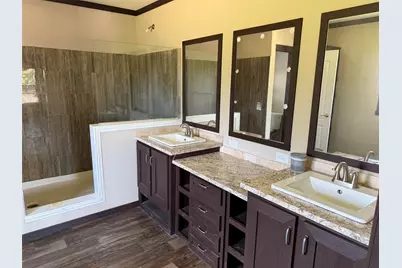 1712 17th Street, Hondo, TX 78861 - Photo 7