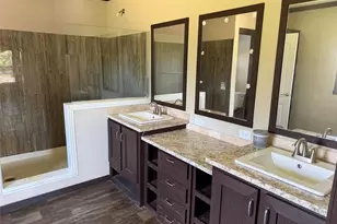 1712 17th St, Hondo, TX 78861 - Photo 7