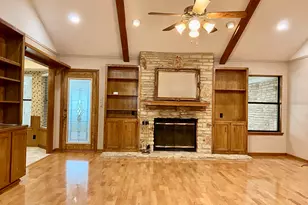 201 Oakwood Dr, Georgetown, TX 78628 - Photo 3