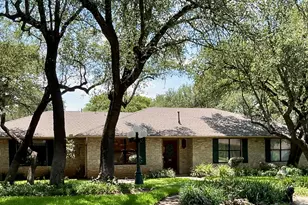 201 Oakwood Dr, Georgetown, TX 78628 - Photo 1