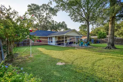 1001 Charleston Boulevard, Smithville, TX 78957 - Photo 3