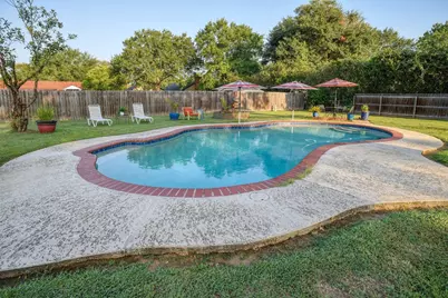 1001 Charleston Boulevard, Smithville, TX 78957 - Photo 7