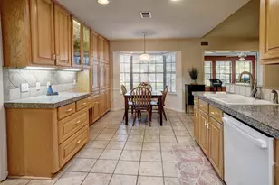 1001 Charleston Blvd, Smithville, TX 78957 - Photo 15