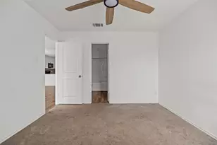 216 Hellcats Wy, Jarrell, TX 76537 - Photo 11