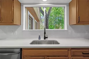 8800 Dandelion Trail, Austin, TX 78745 - Photo 9