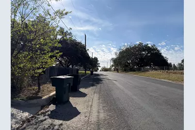 207 S Creek Street, Fredericksburg, TX 78624 - Photo 23