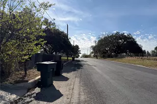 207 S Creek St, Fredericksburg, TX 78624 - Photo 23