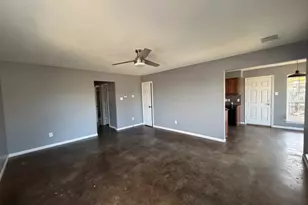 207 S Creek St, Fredericksburg, TX 78624 - Photo 5