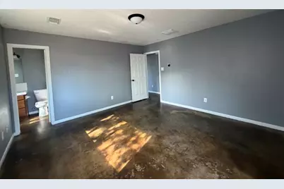 207 S Creek Street, Fredericksburg, TX 78624 - Photo 15