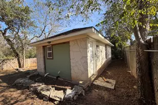 207 S Creek St, Fredericksburg, TX 78624 - Photo 19