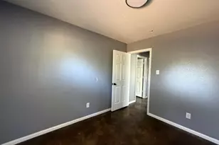 207 S Creek St, Fredericksburg, TX 78624 - Photo 17