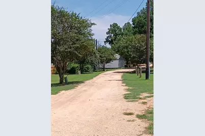 828 Highway 71 E, Bastrop, TX 78602 - Photo 7