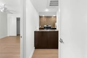 2200 Dickson Dr, Austin, TX 78704 - Photo 9