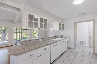 142 Lakeshore Drive, Horseshoe Bay, TX 78657 - Photo 13