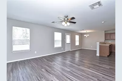 1172 Shadow Creek Boulevard, Buda, TX 78610 - Photo 9