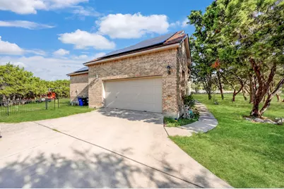 643 Shady Hollow, New Braunfels, TX 78132 - Photo 3