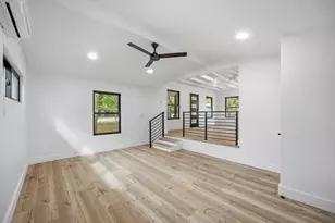 11013 Travis Dr, Jonestown, TX 78645 - Photo 9