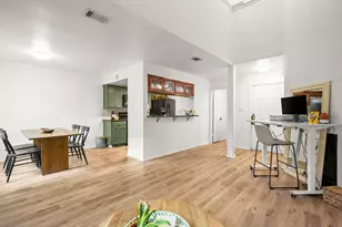 512 Eberhart Ln, Austin, TX 78745 - Photo 5