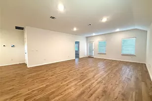 1917 Buntline Hitch Dr, Leander, TX 78641 - Photo 3