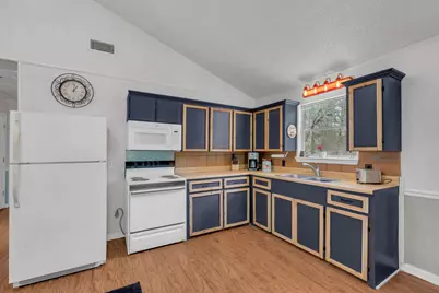 928 Moccasin Trail, La Grange, TX 78945 - Photo 15