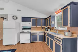 928 Moccasin Trail, La Grange, TX 78945 - Photo 17