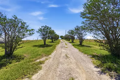 1151 County Road 458, Coupland, TX 78615 - Photo 19