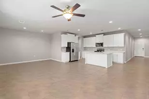 11724 Saddle Rock Dr, Austin, TX 78725 - Photo 5