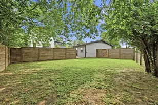 1406 Camelot Cir, Austin, TX 78745 - Photo 35