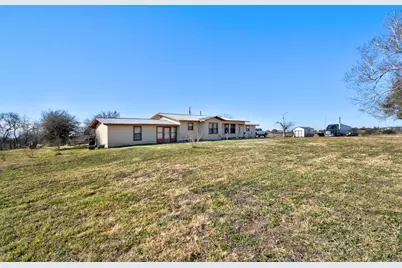 1017 US Highway 87 E, Smiley, TX 78159 - Photo 3