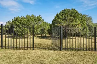 1222 Jacksdaw Dr, Austin, TX 78737 - Photo 37
