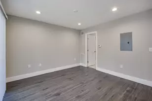 935 La Posada Dr, Austin, TX 78752 - Photo 17
