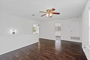 4600 Cottonwood St, Austin, TX 78744 - Photo 15