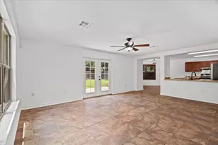 4600 Cottonwood St, Austin, TX 78744 - Photo 5
