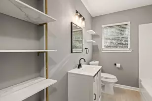 2411 S 6th St, Austin, TX 78704 - Photo 13