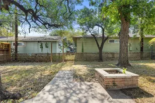 2411 S 6th St, Austin, TX 78704 - Photo 27